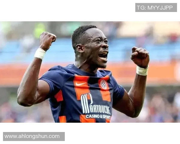 足球球星亚当斯是哪国人 他在足球世界的成就与影响力分析